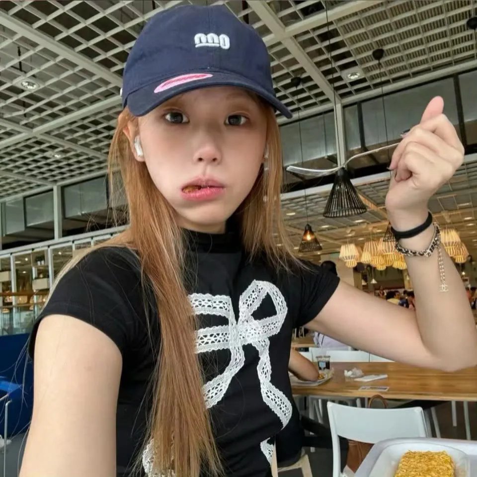 与鲨同游